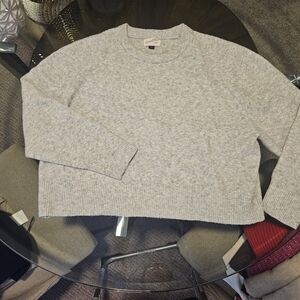 Universal Thread Gray Crew Neck Sweater